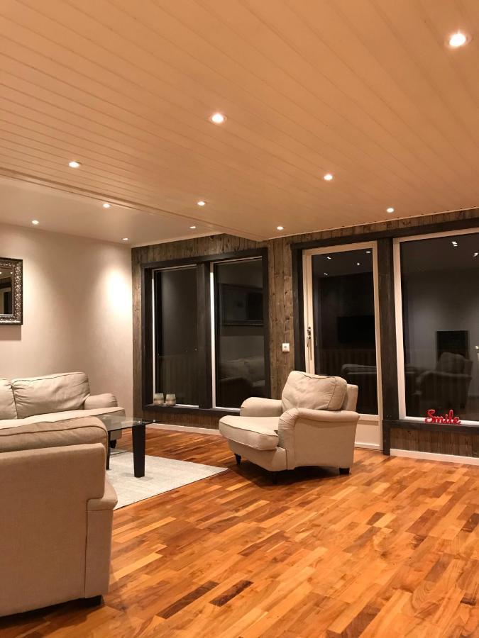 Villa Med Jacuzzi Og Nydelig Utsikt Gravdal  Exterior foto