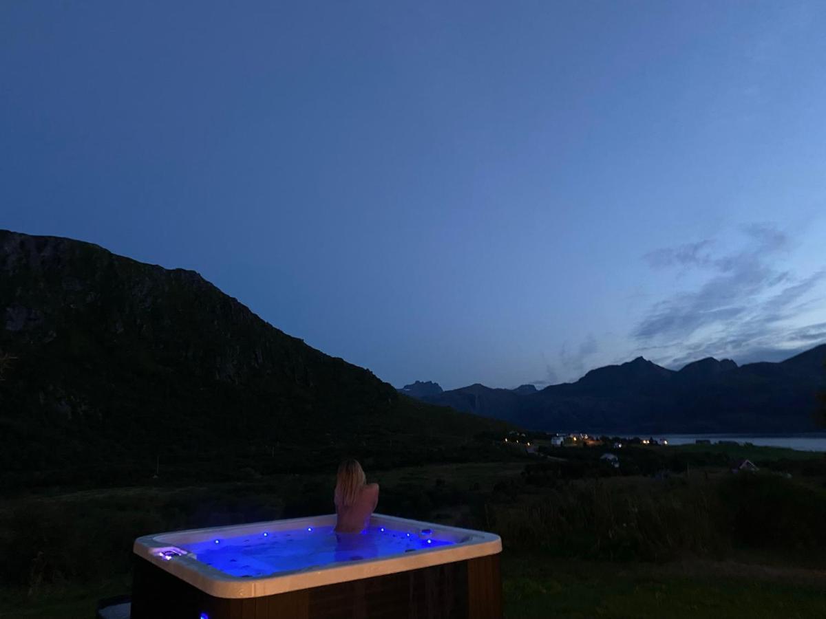 Villa Med Jacuzzi Og Nydelig Utsikt Gravdal  Exterior foto