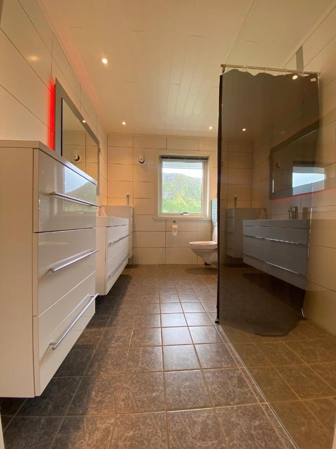 Villa Med Jacuzzi Og Nydelig Utsikt Gravdal  Exterior foto